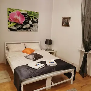 Apartment Klimatyczna Kawalerka W Centrum Warszawy