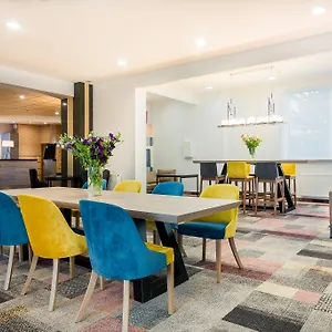 3* מלון Sangate Airport