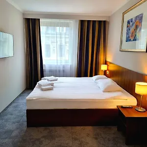 Hit Hotell