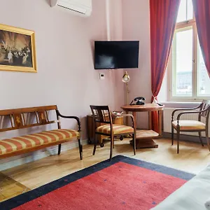 4* מלון דירות Chopin Boutique