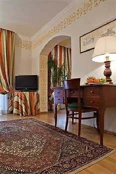 Residence St. Andrew'S Palace Varsavia Aparthotel