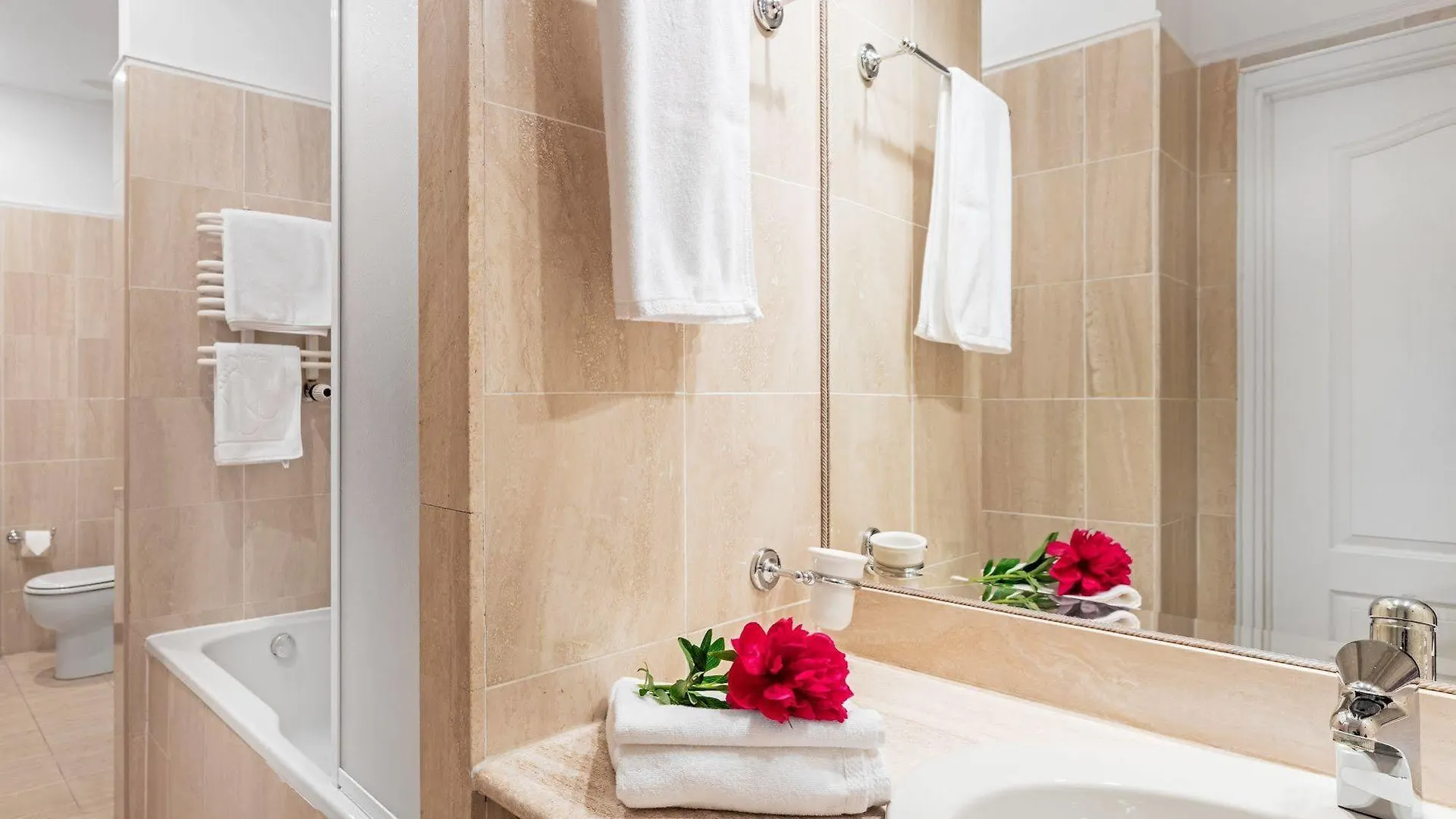 Residence St. Andrew'S Palace Varsavia Aparthotel